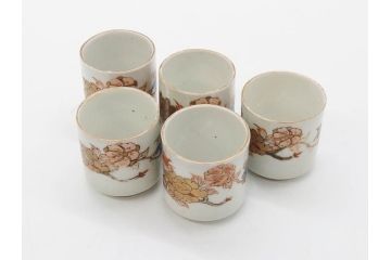 江戸期　古伊万里　染付　清淑な雰囲気を感じられるお猪口5客セット(金彩、ちょう、蝶、花、蕎麦猪口、酒器、おちょこ、御猪口、湯呑み、湯のみ、和食器)(R-079564)