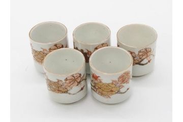 江戸期　古伊万里　染付　清淑な雰囲気を感じられるお猪口5客セット(金彩、ちょう、蝶、花、蕎麦猪口、酒器、おちょこ、御猪口、湯呑み、湯のみ、和食器)(R-079564)