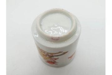 江戸期　古伊万里　染付　清淑な雰囲気を感じられるお猪口5客セット(金彩、ちょう、蝶、花、蕎麦猪口、酒器、おちょこ、御猪口、湯呑み、湯のみ、和食器)(R-079564)