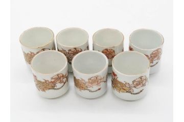 江戸期　古伊万里　染付　緻密な絵付けが美しいお猪口7客セット(金彩、ちょう、蝶、花、蕎麦猪口、酒器、おちょこ、御猪口、湯呑み、湯のみ、和食器)(R-079565)