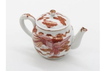 明治期　九谷焼　赤絵　金彩　鳳凰図　厳かな風格のある急須(鳥、雲文、和食器、水注、茶道具、茶器、水指、水差)(R-079566)