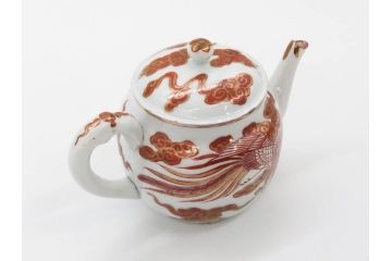 明治期　九谷焼　赤絵　金彩　鳳凰図　厳かな風格のある急須(鳥、雲文、和食器、水注、茶道具、茶器、水指、水差)(R-079566)