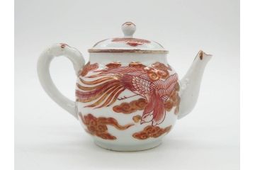 明治期　九谷焼　赤絵　金彩　鳳凰図　厳かな風格のある急須(鳥、雲文、和食器、水注、茶道具、茶器、水指、水差)(R-079566)