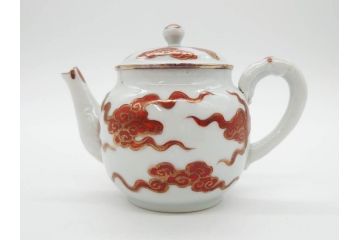 明治期　九谷焼　赤絵　金彩　鳳凰図　厳かな風格のある急須(鳥、雲文、和食器、水注、茶道具、茶器、水指、水差)(R-079566)