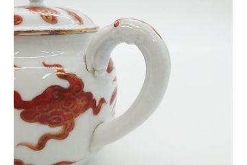 明治期　九谷焼　赤絵　金彩　鳳凰図　厳かな風格のある急須(鳥、雲文、和食器、水注、茶道具、茶器、水指、水差)(R-079566)