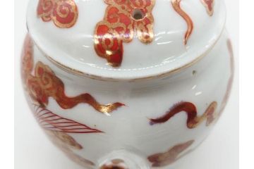 明治期　九谷焼　赤絵　金彩　鳳凰図　厳かな風格のある急須(鳥、雲文、和食器、水注、茶道具、茶器、水指、水差)(R-079566)