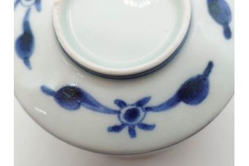 江戸期　古伊万里　染付　5.1寸・2.9寸　匠の美技が光る鉢2点&蓋付き湯呑みセット(山水図、楼閣図、風景、松竹梅、吉祥文様、煎茶、湯のみ、金彩、深皿、中皿、和食器、和皿、五寸一分、二寸九分)(R-079568)