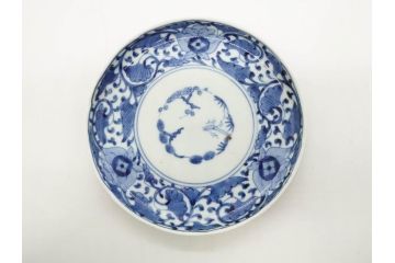 江戸期　古伊万里　染付　冨貴長春　松竹梅　牡丹唐草文様　約17cm　5.6寸　雅な絵付けに目を奪われる中皿3枚セット(窓絵、和皿、和食器、五寸六分)(R-079572)