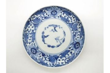 江戸期　古伊万里　染付　冨貴長春　松竹梅　牡丹唐草文様　約17cm　5.6寸　雅な絵付けに目を奪われる中皿3枚セット(窓絵、和皿、和食器、五寸六分)(R-079572)