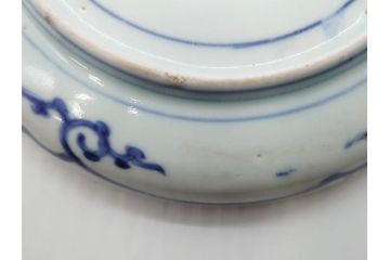 江戸期　古伊万里　染付　冨貴長春　松竹梅　牡丹唐草文様　約17cm　5.6寸　雅な絵付けに目を奪われる中皿3枚セット(窓絵、和皿、和食器、五寸六分)(R-079572)