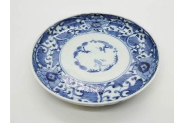 江戸期　古伊万里　染付　冨貴長春　松竹梅　牡丹唐草文様　約17cm　5.6寸　雅な絵付けに目を奪われる中皿3枚セット(窓絵、和皿、和食器、五寸六分)(R-079572)