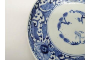 江戸期　古伊万里　染付　冨貴長春　松竹梅　牡丹唐草文様　約17cm　5.6寸　雅な絵付けに目を奪われる中皿3枚セット(窓絵、和皿、和食器、五寸六分)(R-079572)