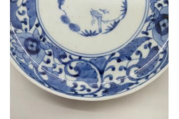 江戸期　古伊万里　染付　冨貴長春　松竹梅　牡丹唐草文様　約17cm　5.6寸　雅な絵付けに目を奪われる中皿3枚セット(窓絵、和皿、和食器、五寸六分)(R-079572)