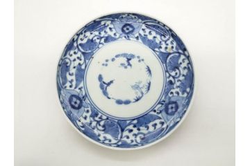 江戸期　古伊万里　染付　冨貴長春　松竹梅　牡丹唐草文様　約17cm　5.6寸　繊細な絵付けに魅了される中皿3枚セット(窓絵、和皿、和食器、五寸六分)(R-079573)