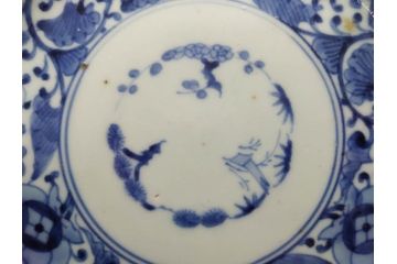 江戸期　古伊万里　染付　冨貴長春　松竹梅　牡丹唐草文様　約17cm　5.6寸　繊細な絵付けに魅了される中皿3枚セット(窓絵、和皿、和食器、五寸六分)(R-079573)
