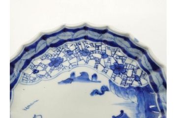 江戸期　古伊万里　染付　山水図　5.7寸　細部まで絵付けされた見事な中皿2枚セット(風景、和皿、和食器、なます皿、変形皿、五寸七分)(R-079575)