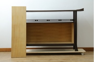 和製ヴィンテージ　欅(ケヤキ)材　雅なデザインの脚付き茶棚　(R-079577)