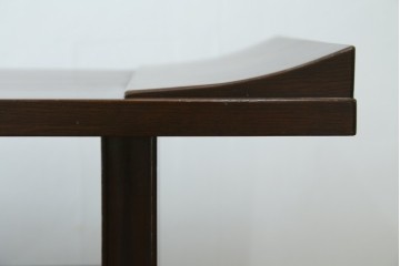 和製ヴィンテージ　欅(ケヤキ)材　雅なデザインの脚付き茶棚　(R-079577)