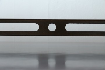 和製ヴィンテージ　欅(ケヤキ)材　雅なデザインの脚付き茶棚　(R-079577)