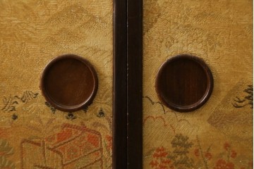 和製ヴィンテージ　欅(ケヤキ)材　雅なデザインの脚付き茶棚　(R-079577)