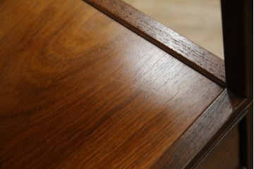 和製ビンテージ　美品!!　力峯作　総紫檀(シタン)材　内部桐(キリ)材　引き出し8杯付きで収納力も抜群の飾り棚　定価推定約60万円　(R-079588)