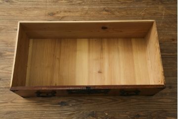 和製アンティーク　前面欅(ケヤキ)材　上杢　惹き込まれるような杢目と金具の装飾が魅力の仙台姫箪笥ローボード(仙台箪笥、和たんす、衣装タンス、収納箪笥、整理箪笥、時代箪笥、引き出し、ローチェスト、テレビ台、TV台、TVボード)(R-079591)