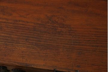 和製アンティーク　前面欅(ケヤキ)材　上杢　惹き込まれるような杢目と金具の装飾が魅力の仙台姫箪笥ローボード(仙台箪笥、和たんす、衣装タンス、収納箪笥、整理箪笥、時代箪笥、引き出し、ローチェスト、テレビ台、TV台、TVボード)(R-079591)