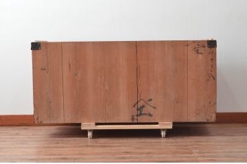 和製アンティーク　前面欅(ケヤキ)材　上杢　惹き込まれるような杢目と金具の装飾が魅力の仙台姫箪笥ローチェスト(仙台箪笥、和たんす、衣装タンス、収納箪笥、整理箪笥、時代箪笥、引き出し、ローボード、テレビ台、TV台、TVボード)(R-079592)