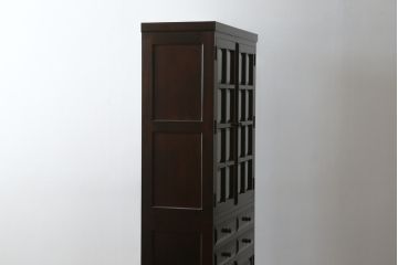 中古　美品　松本民芸家具　シックな空間づくりが叶うG-2型面取り食器棚(カップボード、収納棚、戸棚、飾り棚、本箱、ブックケース、本棚、書棚、ブックシェルフ、キャビネット)(定価約62万円)(R-079593)