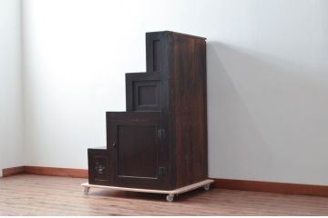 和製アンティーク　和モダンテイストのお部屋づくりにおすすめの小振りな階段箪笥(和たんす、収納タンス、整理箪笥、引き出し)(R-079595)