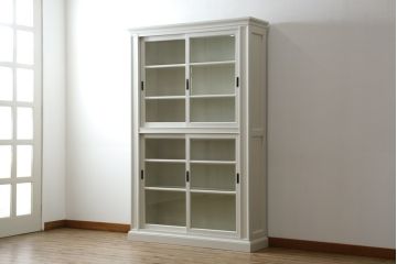 和製アンティーク　ナラ(楢)材　古い洋館で使用!!　ペイントリメイク　アンティークホワイトカラーが素敵な収納棚(食器棚、本箱、ブックケース、店舗什器、陳列棚、キャビネット)(R-079596)