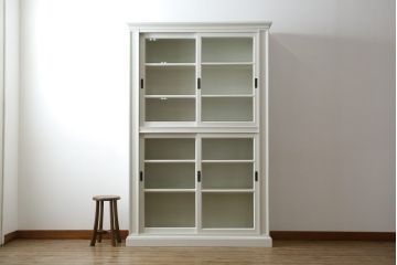 和製アンティーク　ナラ(楢)材　古い洋館で使用!!　ペイントリメイク　アンティークホワイトカラーが素敵な収納棚(食器棚、本箱、ブックケース、店舗什器、陳列棚、キャビネット)(R-079596)