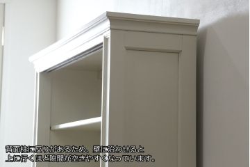和製アンティーク　ナラ(楢)材　古い洋館で使用!!　ペイントリメイク　アンティークホワイトカラーが素敵な収納棚(食器棚、本箱、ブックケース、店舗什器、陳列棚、キャビネット)(R-079596)