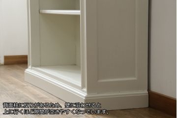 和製アンティーク　ナラ(楢)材　古い洋館で使用!!　ペイントリメイク　アンティークホワイトカラーが素敵な収納棚(食器棚、本箱、ブックケース、店舗什器、陳列棚、キャビネット)(R-079596)