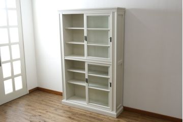 和製アンティーク　ナラ(楢)材　古い洋館で使用!!　ペイントリメイク　アンティークホワイトカラーが素敵な収納棚(食器棚、本箱、ブックケース、店舗什器、陳列棚、キャビネット)(R-079596)