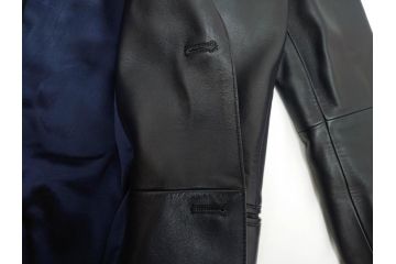 スペイン　LOEWE(ロエベ)　羊革　サイズ46　ラムレザージャケット(シープスキン、アウター、メンズ、男性、黒、ブラック、皮製品、裏地付き)(R-079598)