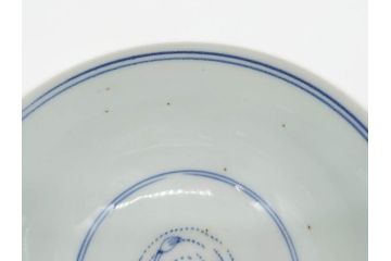 江戸期　古伊万里　染付　線描　蝶花図　約12cm　4寸　清楚な美しさのある蓋付き茶碗2客セット(ちょう、蓮?、和食器、どんぶり、蓋茶碗、四寸)(R-079599)