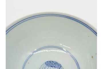 江戸期　古伊万里　染付　線描　蝶花図　約12cm　4寸　清楚な美しさのある蓋付き茶碗2客セット(ちょう、蓮?、和食器、どんぶり、蓋茶碗、四寸)(R-079599)