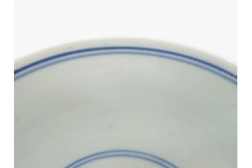 江戸期　古伊万里　染付　線描　蝶花図　約12cm　4寸　爽やかな印象の蓋付き茶碗3客セット(ちょう、蓮?、和食器、どんぶり、蓋茶碗、四寸)(R-079601)