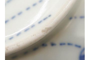 江戸期　古伊万里　染付　線描　蝶花図　約12cm　4寸　爽やかな印象の蓋付き茶碗3客セット(ちょう、蓮?、和食器、どんぶり、蓋茶碗、四寸)(R-079601)