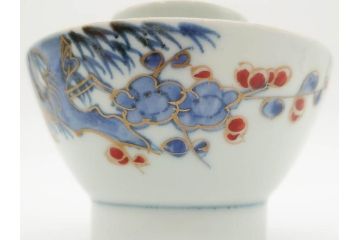 江戸期　古伊万里　染付　色絵　梅　約11cm　3.7寸　食卓を明るく彩る蓋付き茶碗4客セット(金彩、鳥、松、花十字、和食器、蓋茶碗、どんぶり、三寸七分)(R-079602)