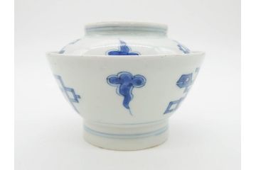古玩　染付　約13cm　4.2寸　独創的な絵付けに惹かれる蓋付き茶碗3客セット(中国?、古伊万里、雲文、蓋茶碗、どんぶり、器、四寸二分)(R-079603)