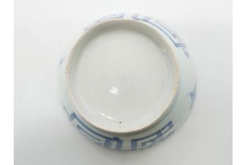 古玩　染付　約13cm　4.2寸　独創的な絵付けに惹かれる蓋付き茶碗3客セット(中国?、古伊万里、雲文、蓋茶碗、どんぶり、器、四寸二分)(R-079603)