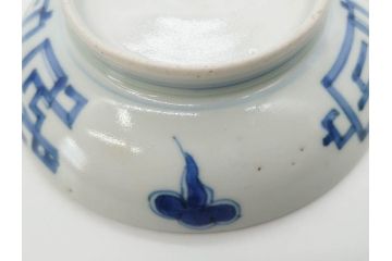 古玩　染付　約13cm　4.2寸　独創的な絵付けに惹かれる蓋付き茶碗3客セット(中国?、古伊万里、雲文、蓋茶碗、どんぶり、器、四寸二分)(R-079603)