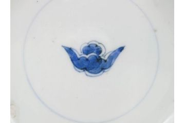 古玩　染付　約13cm　4.2寸　独創的な絵付けに惹かれる蓋付き茶碗3客セット(中国?、古伊万里、雲文、蓋茶碗、どんぶり、器、四寸二分)(R-079603)
