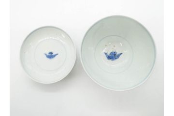古玩　染付　約13cm　4.2寸　独創的な絵付けに惹かれる蓋付き茶碗3客セット(中国?、古伊万里、雲文、蓋茶碗、どんぶり、器、四寸二分)(R-079603)