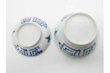 古玩　染付　約13cm　4.2寸　独創的な絵付けに惹かれる蓋付き茶碗3客セット(中国?、古伊万里、雲文、蓋茶碗、どんぶり、器、四寸二分)(R-079603)