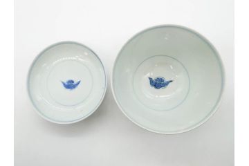 古玩　染付　約13cm　4.2寸　独創的な絵付けに惹かれる蓋付き茶碗3客セット(中国?、古伊万里、雲文、蓋茶碗、どんぶり、器、四寸二分)(R-079603)