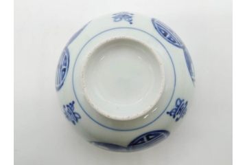 古伊万里　古玩　染付　窓絵　約12cm　4寸　緻密な絵付けから匠の美技を感じる蓋付き茶碗2客セット(中国?、人物、壽、寿、蓋茶碗、和食器、どんぶり、四寸)(R-079605)