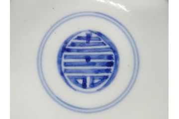 古伊万里　古玩　染付　窓絵　約12cm　4寸　緻密な絵付けから匠の美技を感じる蓋付き茶碗2客セット(中国?、人物、壽、寿、蓋茶碗、和食器、どんぶり、四寸)(R-079605)